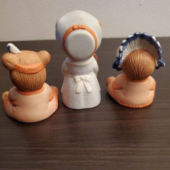 Bear Figurines - Picture 5 of 7